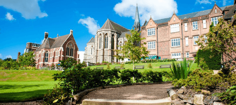 Pilgrims cursos de inglés Harrow School